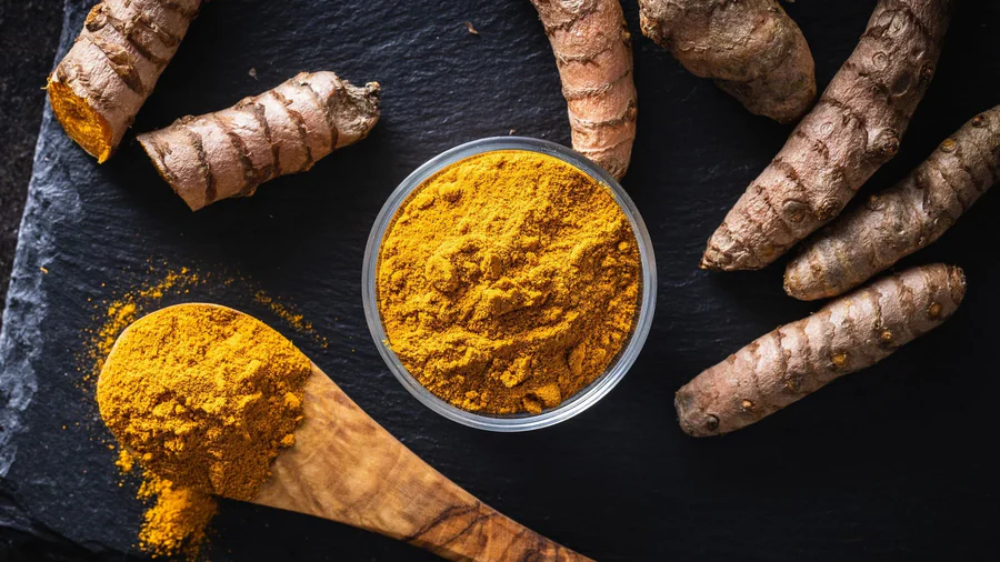 Turmeric root and turmeric powder