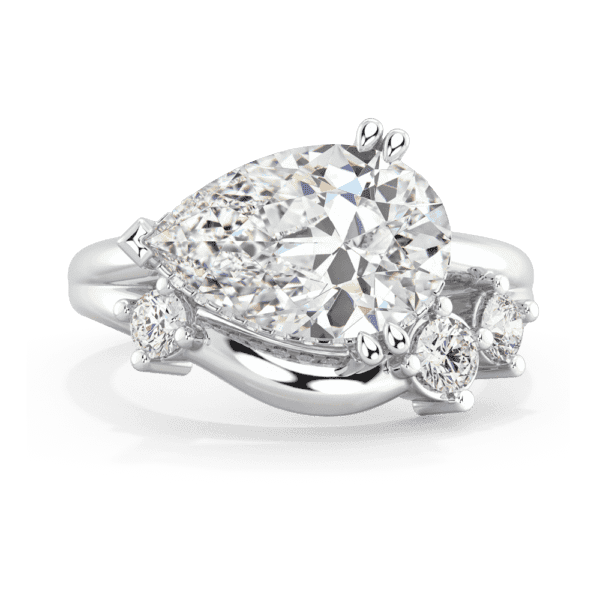 Pear cut engagement ring