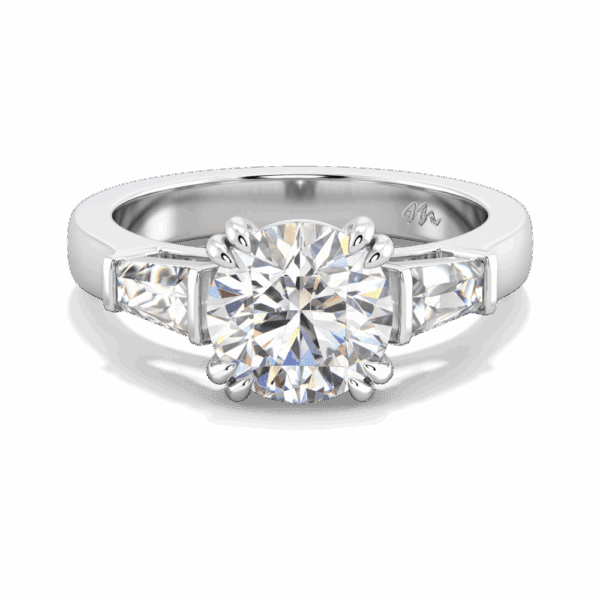 Round brilliant engagement ring